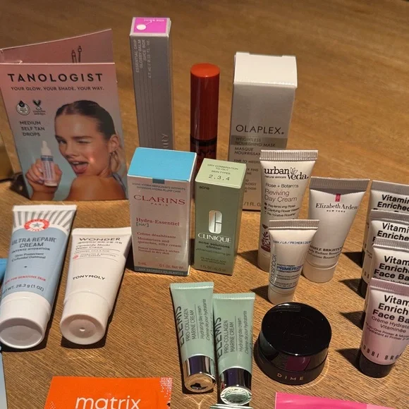 46-Piece Beauty Sample Lot + Pink Tweed Makeup Case | Skincare, Makeup & Hair - Picture 9 of 9